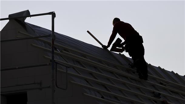 Beim Dachdecker-Unternehmen Wegner Bedachungen aus Loxstedt arbeiten insgesamt 17 Mitarbeiter. Fünf davon sind Auszubildende.