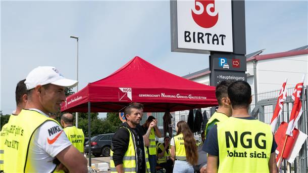 Tarifeinigung für Dönerfabrik Birtat Beim Dönerspießhersteller Birtat gibt es einen Tarifabschluss. (Archivbild)