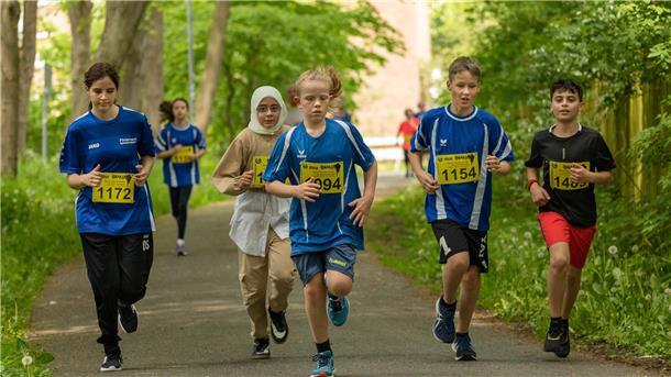 Beim ersten Nordenhamer Umweltlauf gingen auch viele Schülerinnen und Schüler an den Start.