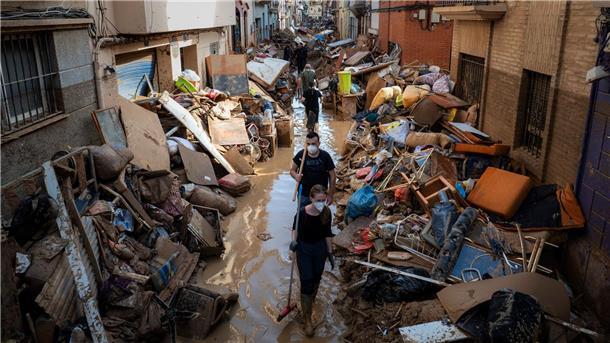 Große Not nach Flutdrama in Spanien - Hilfspaket geschnürt Beim Jahrhundert-Unwetter gab es mehr als 200 Todesopfer. (Foto aktuell)