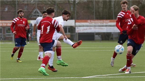 Der 1. FC Nordenham im Spiel gegen die SG Lehmden/Jaderberg in der Fußball-Kreisliga.