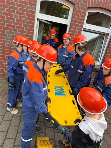 Beim Kreisorientierungsmarsch der Kinder- und Jugendfeuerwehren im Landkreis Rotenburg müssen die Teams Aufgaben meistern.