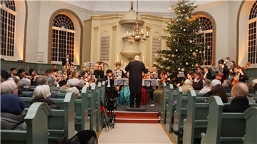 Beim traditionellen Neujahrskonzert der Jungen Philharmonie Köln war die Liboriuskirche bis auf den letzten Platz besetzt.