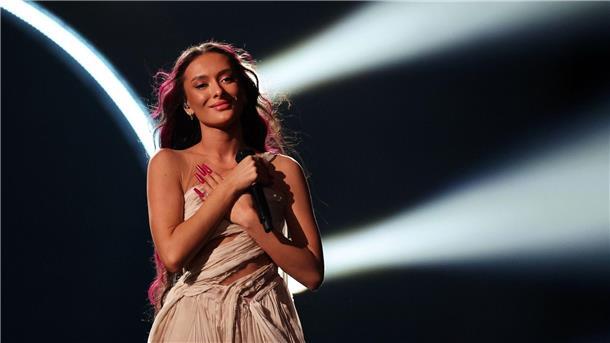 Buhrufe, Rauswurf, Festnahmen: Eklats bei ESC-Finale Beim Vortragen ihres Liedes „Hurricane“ musste Eden Golan zahlreiche Pfiffe und Buhrufe über sich ergehen lassen.