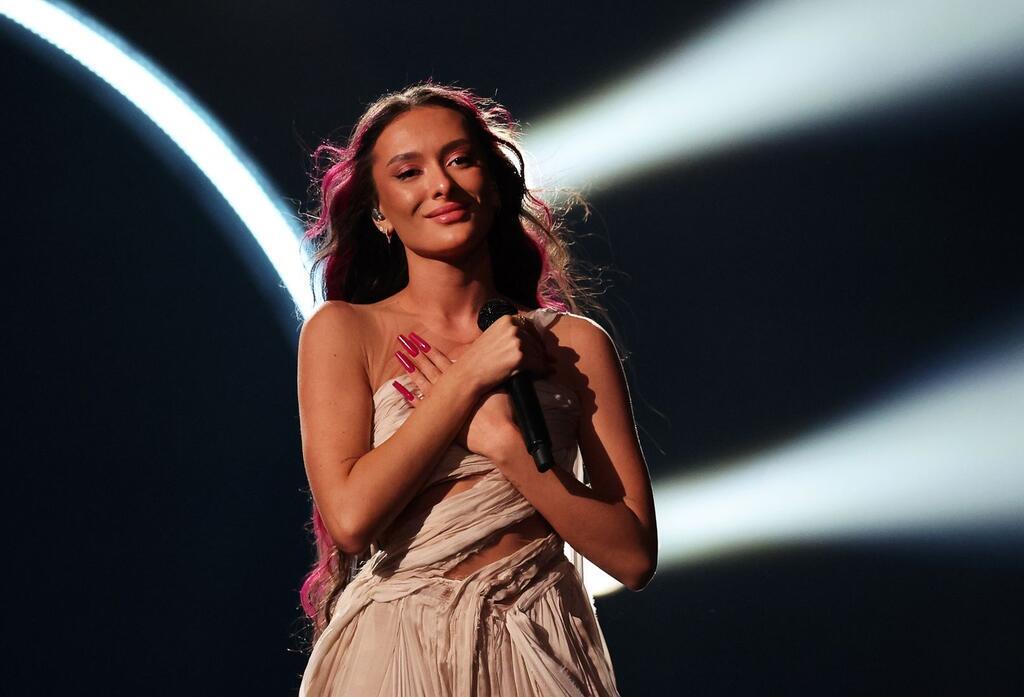 Schweiz gewinnt Chaos-ESC - Deutschland Zwölfter Beim Vortragen ihres Liedes „Hurricane“ musste Eden Golan zahlreiche Pfiffe und Buhrufe über sich ergehen lassen.
