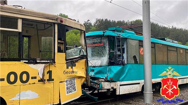 120 Verletzte bei Straßenbahnunfall in Russland Beim Zusammenstoß zweier Straßenbahnen in der sibirischen Stadt Kemerowo wurden mehr als 100 Menschen verletzt.