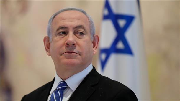 Netanjahu vor Extrembündnis: Sorge um Demokratie in Israel Benjamin Netanjahu, damaliger Ministerpräsident von Israel, nimmt an der ersten Kabinettssitzung der neuen Regierung in der Knesset teil.