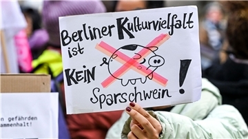 Berlins Kultur soll knapp zwölf Prozent ihres bislang geplanten Budgets einsparen. (Archivbild)
