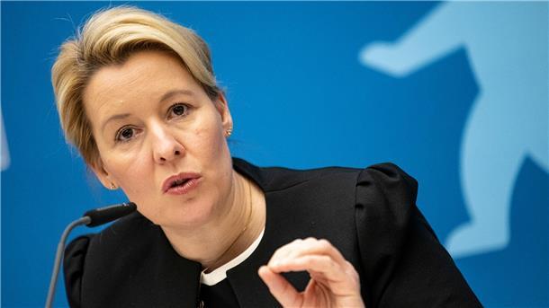Zeichen stehen auf Wahlkampf - Giffey muss um Amt fürchten  Berlins Regierende Bürgermeisterin Franziska Giffey (SPD) bei einer Pressekonferenz in Berlin.