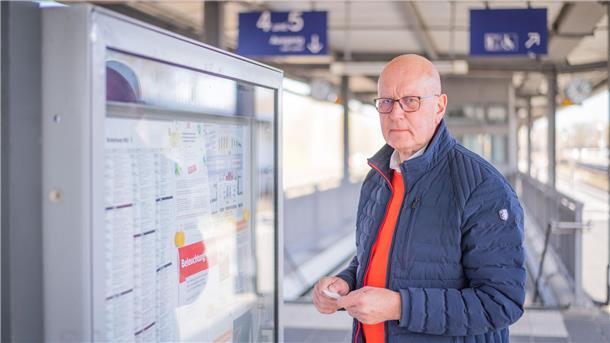 Bernd Ravens bemängelt, dass er am Bremerhavener Hauptbahnhof keine Senioren-Bahn-Card erwerben konnte. 