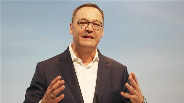 Ex-Stahlmanager übernimmt Bahn-Güterverkehrstochter DB Cargo Bernhard Osburg wird neuer Chef der Bahn-Güterverkehrstochter DB Cargo. (Archivbild)