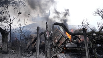 Beschädigte Radaranlagen und andere Ausrüstung sind in einer ukrainischen Militäreinrichtung außerhalb der Stadt Mariupol zu sehen. Russische Truppen haben ihren erwarteten Angriff auf die Ukraine gestartet. 