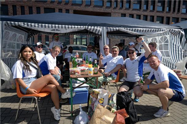Beste Stimmung im Magistrats-Team - zwischen den Rennen ist Erholung angesagt.