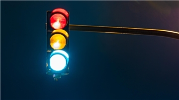 Ampelstörung in Bremerhaven: Unfall verursacht längeren Ausfall Eine Ampel leuchtet