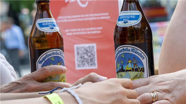Kein Sommermärchen für Brauer: Bierabsatz bricht ein Bier geht - nicht nur in München - auch ohne Alkohol.