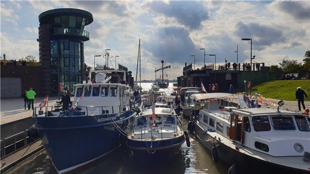 Live-Blog Weser-Parade: Lauter schöne Schiffe vor Bremerhaven Live-Blog Weser-Parade: Lauter schöne Schiffe vor Bremerhaven