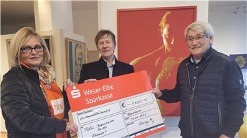 Hermann Modersitzki übergibt Spende über 1.500 an die Tafel