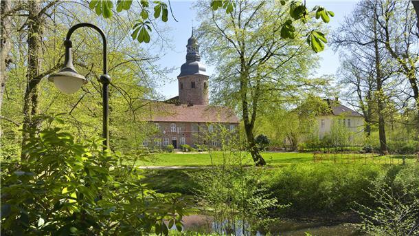 Zu sehen ist der Zevener Stadtpark. 