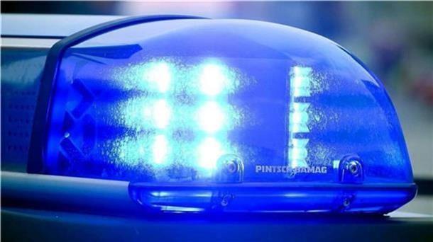Besorgter Zeuge meldet Polizei Fahrt unter Alkohol auf der Autobahn