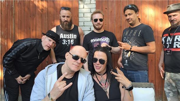 (Mit großer Bildergalerie) Harte Riffs und heiße Stimmung beim Rock House Festival