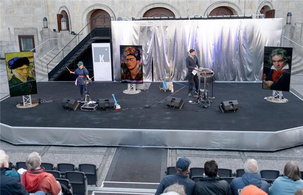 Wenn Frida Kahlo auf der Sommerbühne mit den Augen rollt Wenn Frida Kahlo auf der Sommerbühne mit den Augen rollt