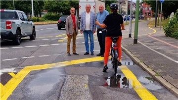 Radfahrstreifen auf Kennedybrücke geht in die Verlängerung
