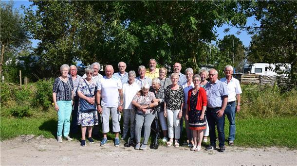 Ehemalige Tettenser Volksschüler tauschen Erinnerungen aus