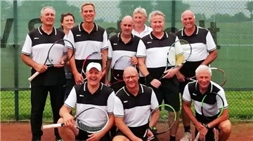 Tennisspieler der "Herren 50" der Spielgemeinschaft TSV Sandstedt und Hagener SV