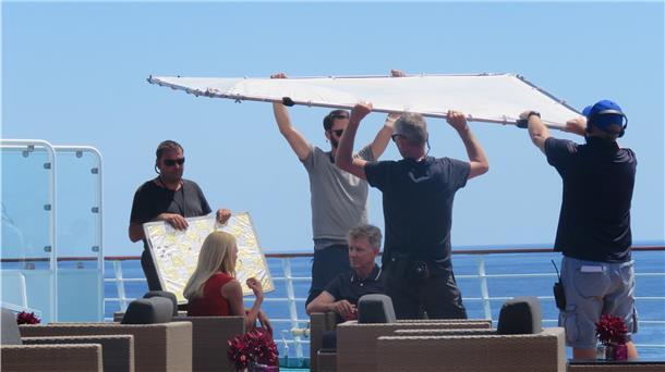 „Traumschiff“-Crew legt in Bremerhaven an