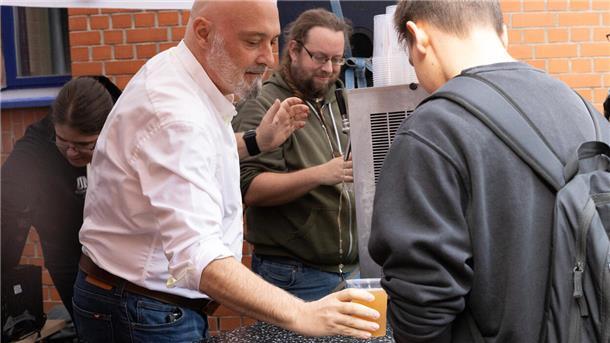 Bier für Erstsemester der Hochschule Bremerhaven