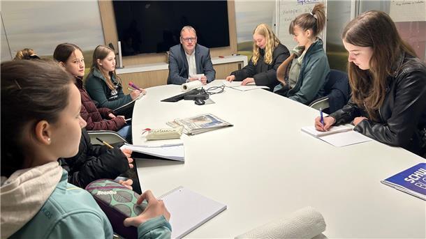 Junge Journalisten berichten vom Zukunftstag bei der Zevener Zeitung Junge Journalisten berichten vom Zukunftstag bei der Zevener Zeitung