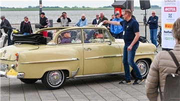 Noch Freitag und Sonnabend: Oldtimer-Staunen in Bremerhaven