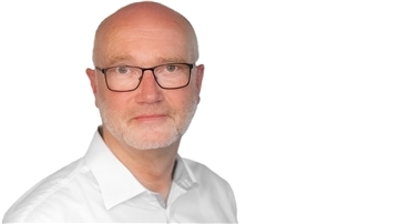 Entschleunigen mit einem Neun-PS-Bötchen Porträt von Klaus Mündelein