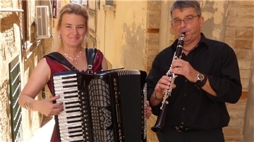 Musik-Duo würdigt Edith Piaf in St. Jacobi Kirche Bad Bederkesa