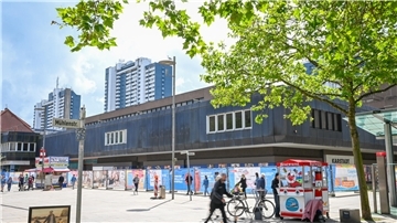 Die ehemalige Karstadt-Immobilie ziert immer noch Bremerhavens Innenstadt.