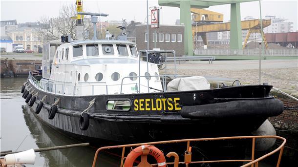 Kommt die „Seelotse“ zurück nach Bremerhaven? Ein Schiff liegt in Bremerhaven an der Kaje.