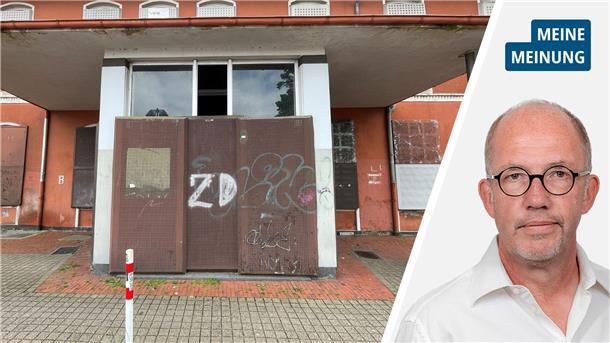 Nordenhamer Bahnhof: Stadt muss auch die kleinste Chance konsequent nutzen Die Eingangstür des Nordenhamer Bahnhofs ist mit rostigen Blechplatten verriegelt.