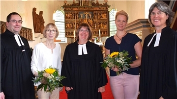 Silke Knieling (Zweite von links) und Jessica Petrasch (Zweite von rechts) sind die beiden neuen Kreissozialarbeiterinnen der Diakonie Cuxland.