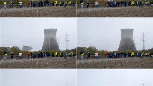 30.000 Menschen verfolgen Sprengung von AKW-Kühltürmen Bildkombo der Kühlturm-Sprengung in Gundremmingen.