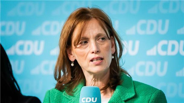 Rassistische Äußerungen bei Schülerparty in Internat Bildungsministerin Karin Prien: „Allen Schülerinnen und Schülern muss klar sein, dass es kein Scherz ist, solche Parolen zu singen.“