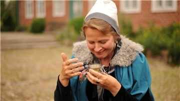 Birgit Brunkhorst als Armgard Bicker.