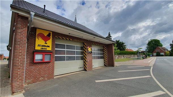 Bislang konnten sich Rat, Verwaltung und Feuerwehr nicht verständigen, ob das Midlumer Feuerwehrhaus in der Dorfmitte einen Anbau bekommen soll.