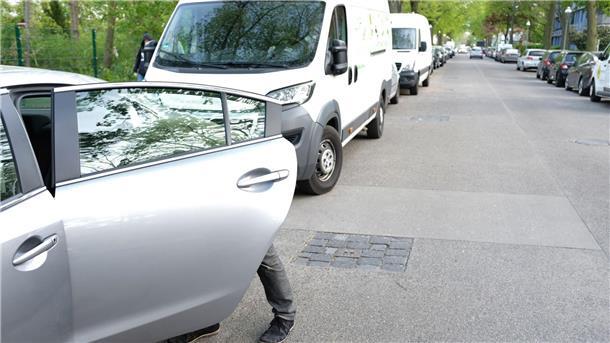 Bußgeld für knallende Autotüren in Baden-Württemberg Bitte leise zumachen! Im baden-württembergischen Erdmannhausen kann es sonst bald ein Bußgeld geben.