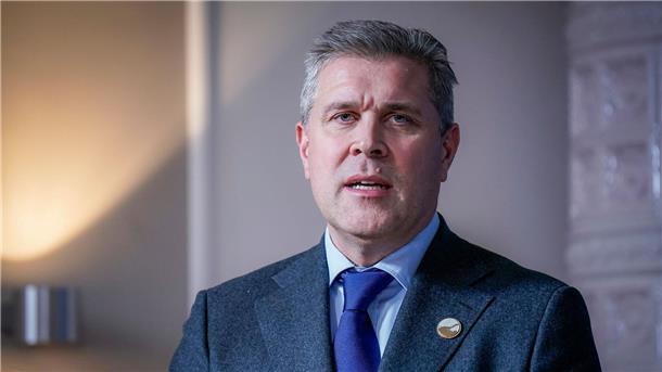 Islands Außenminister Benediktsson übernimmt Regierung Bjarni Benediktsson war 2017 bereits Ministerpräsident von Island. Seine Regierung ist damals wegen eines Skandals zerbrochen.