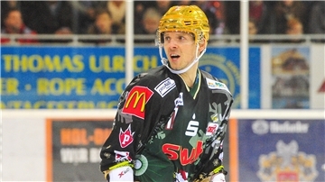 Björn Bombis kam in 264 Spielen für die Pinguins auf 77 Tore und 154 Vorlagen. 