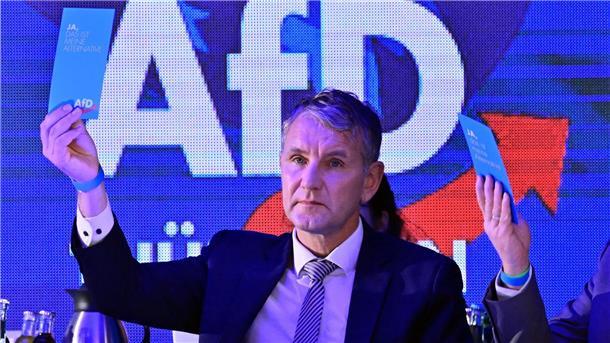 1,6 Mio. Unterstützer für Entzug von Höckes Grundrechten Björn Höcke ist Partei- und Fraktionschef der vom Verfassungsschutz als rechtsextrem eingestuften Thüringer AfD.