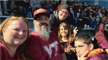 Auf der Tribüne bei einem Football-Spiel der Virginia Tech