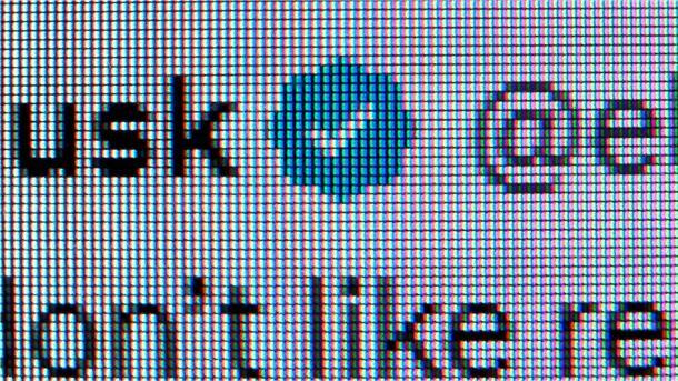 Twitter entfernt kostenlose Verifikationshäkchen Blaues Häkchen im Twitter-Konto? Jetzt nur noch für zahlende Abo-Kunden bzw. nach Gutdünken von Elon Musk.