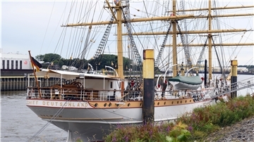 Bleibt die „Schulschiff Deutschland“ in Vegesack oder ist eine Verlegung nach Bremerhaven realistisch? Die Debatte ist in vollem Gange.