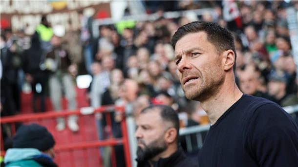 St. Pauli trotzt Bayer: 1:1 gegen den deutschen Meister Bleibt mit seinem Team am FC Bayern dran: Leverkusens Trainer Xabi Alonso.
